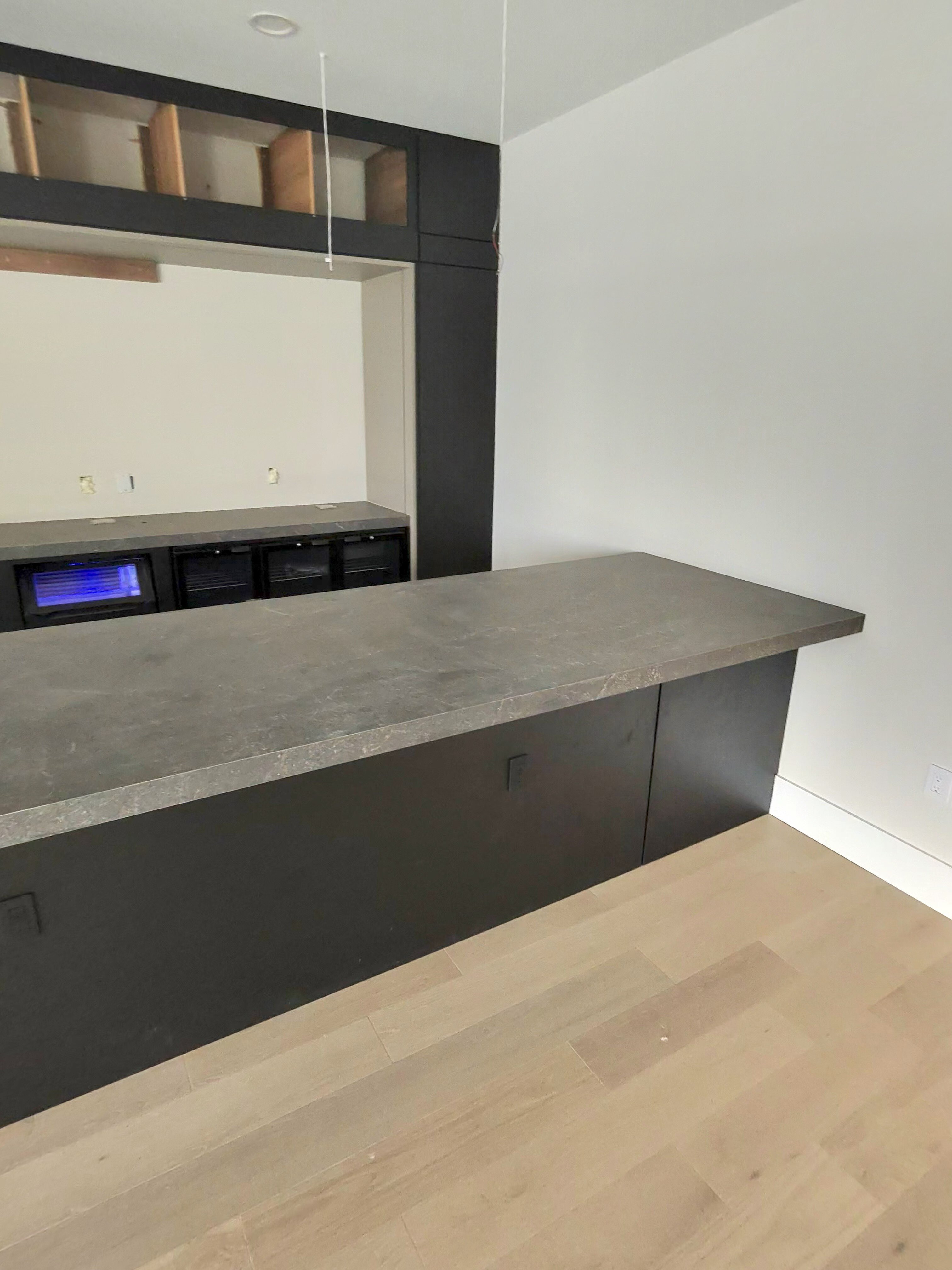 Davila homes Second Kitchen Anthea Dark 02