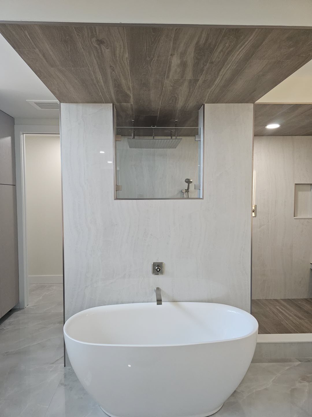 Trilogy Onyx Light Lux - Shower 03